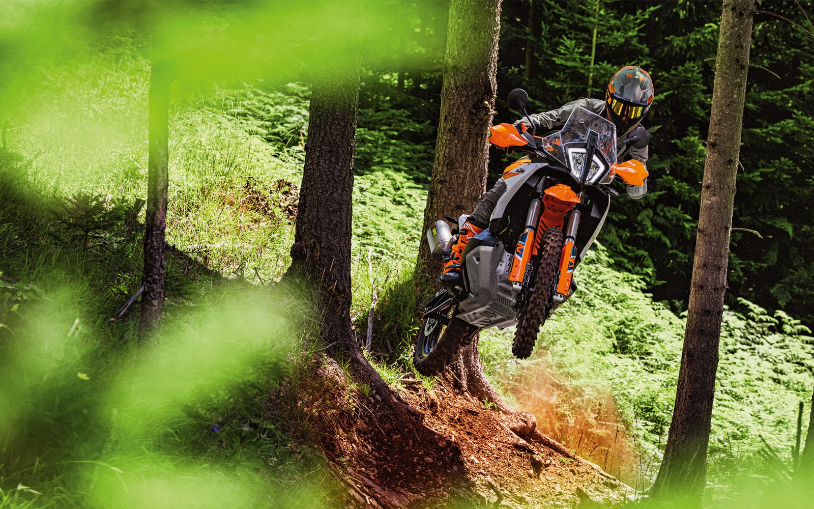 Ficha Técnica KTM 890 Adventure R: Rendimiento y Tecnología para la Aventura Extrema
