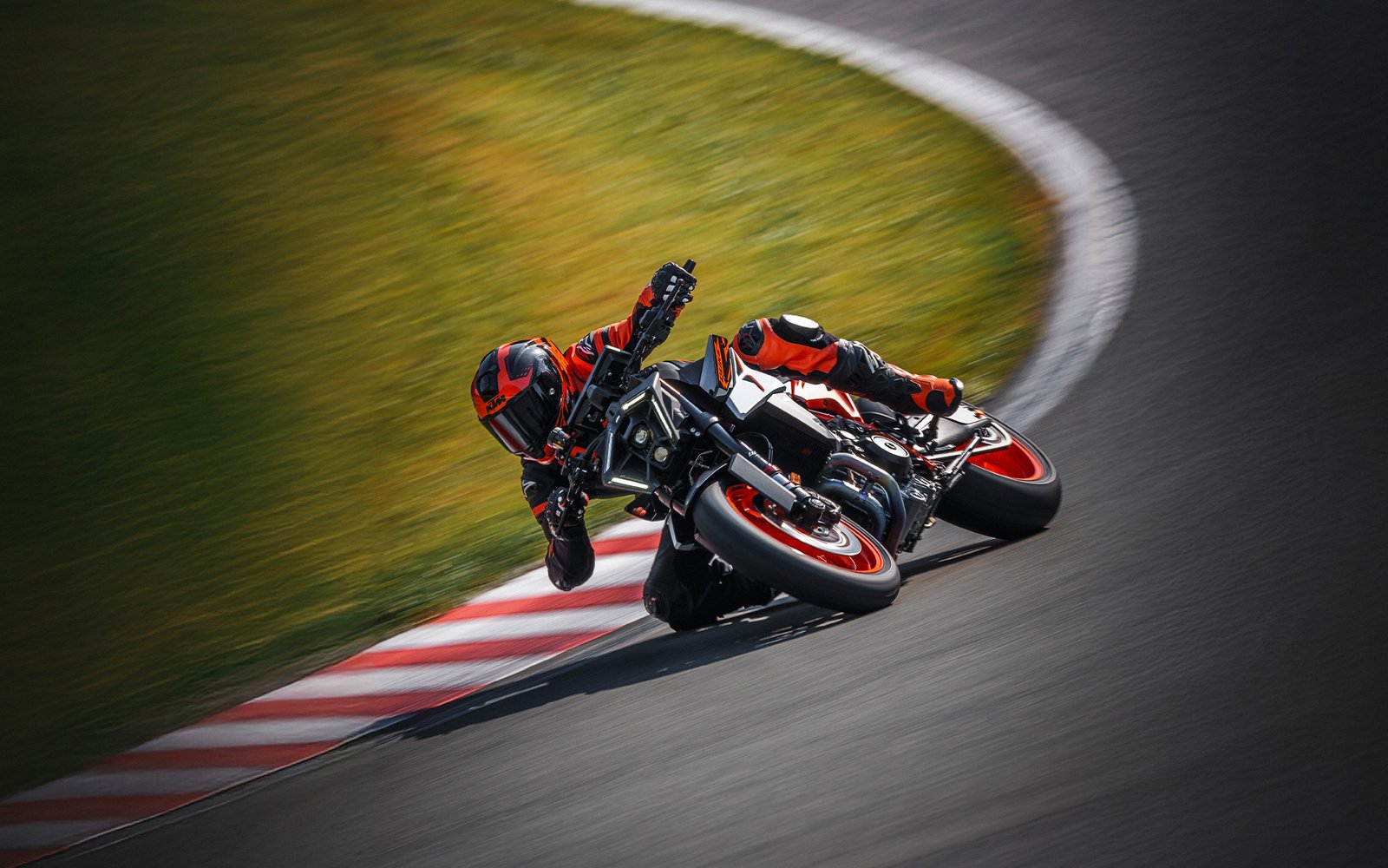 Ficha Técnica KTM 990 Duke R: Características, Prestaciones e Innovaciones