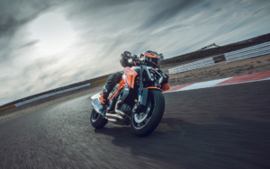 Ficha Técnica de la KTM 1390 Super Duke R Evo: Innovación y Potencia Extrema en el Segmento Naked