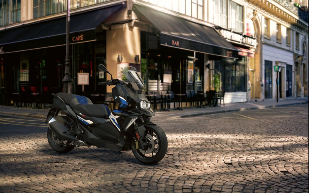 Ficha Técnica BMW Motorrad C 400 X: Ágil, Compacta y Conectada para la Ciudad