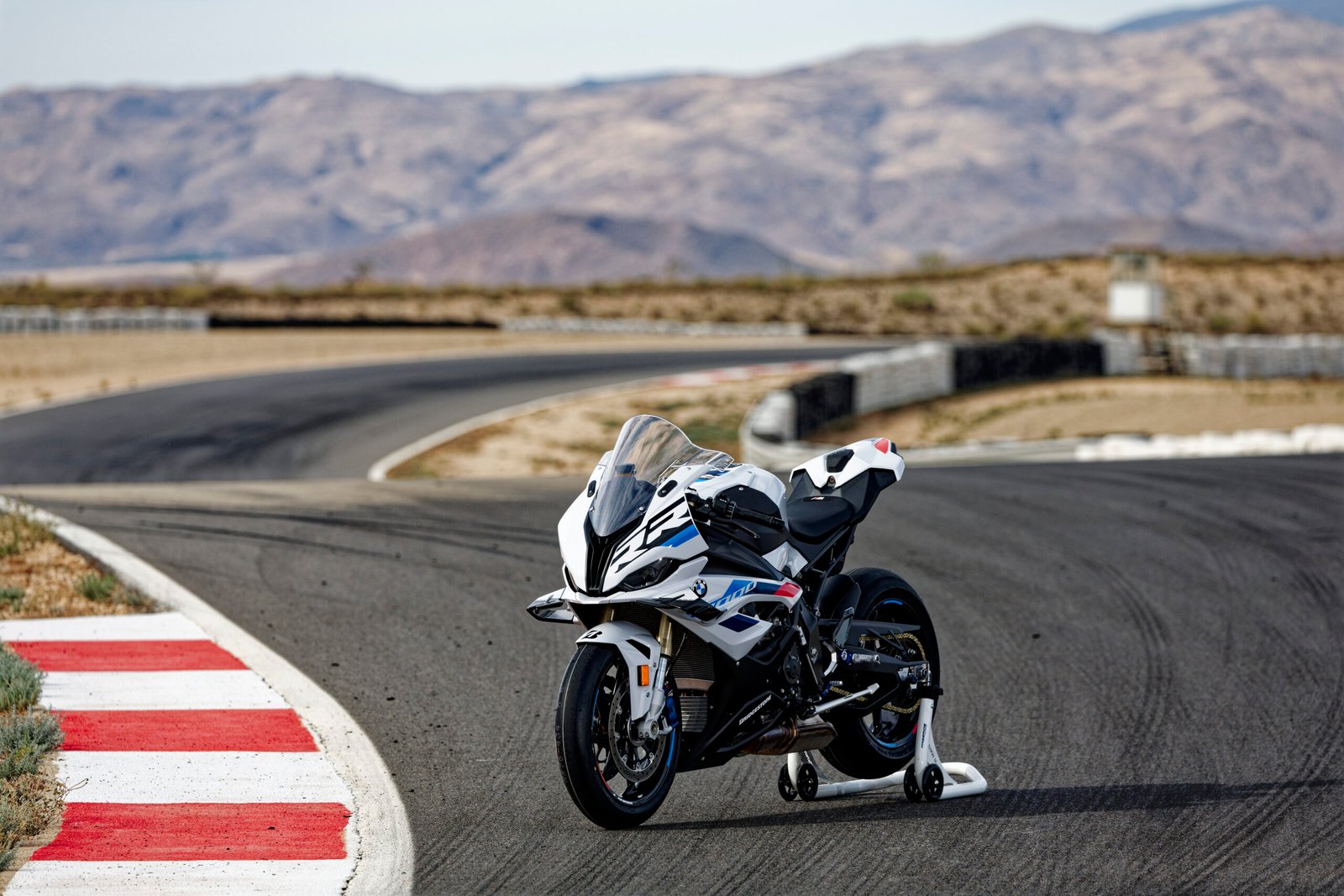 Ficha Técnica BMW Motorrad S 1000 RR: La Máxima Expresión de Velocidad y Tecnología