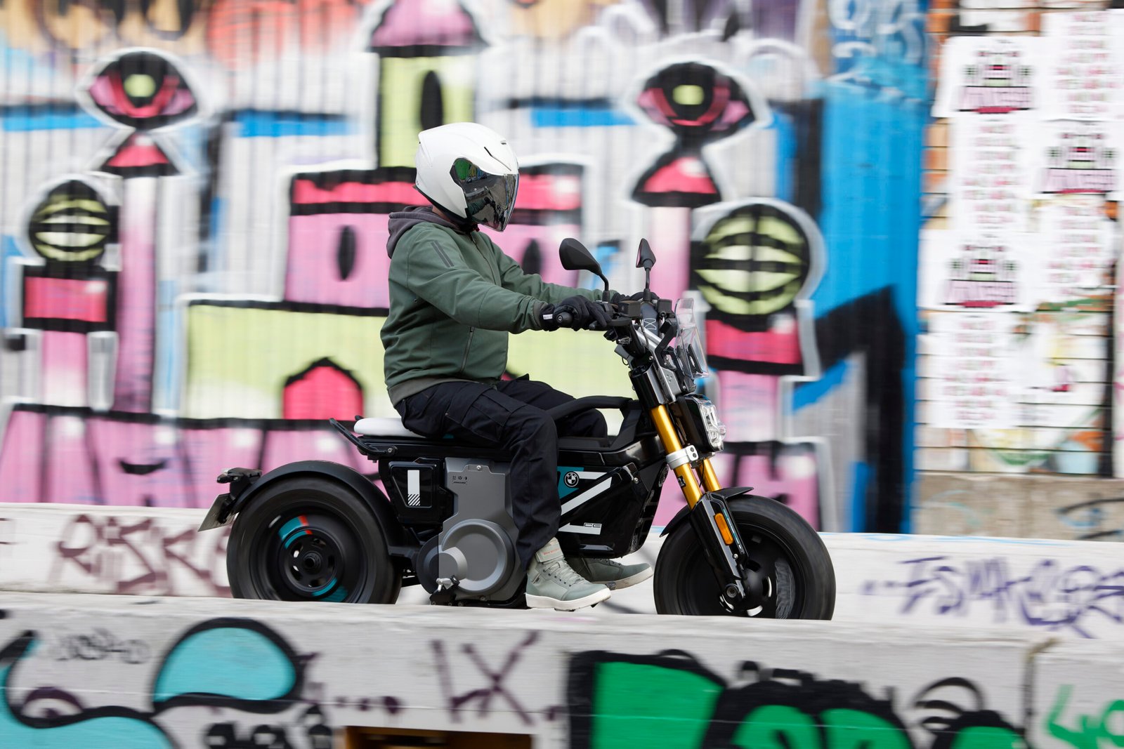 BMW Motorrad CE 02
