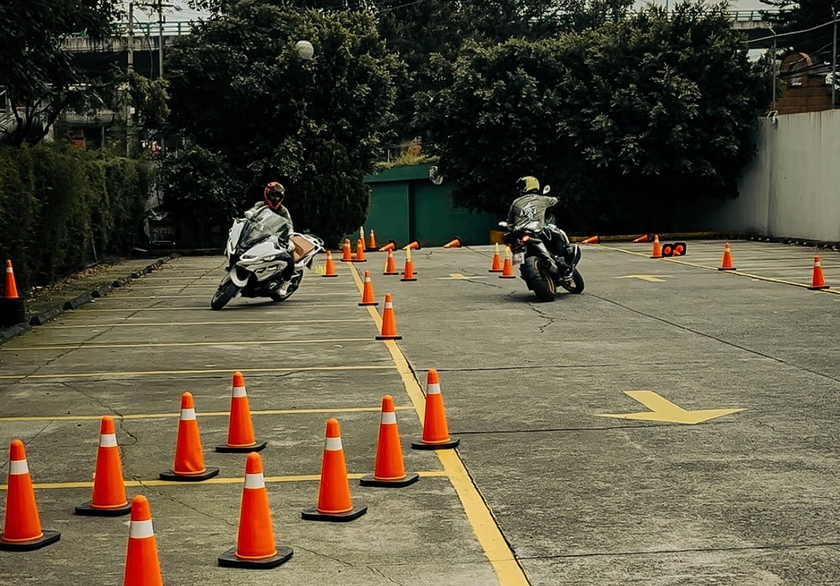 Escuela Motorrad MX de Motorev
