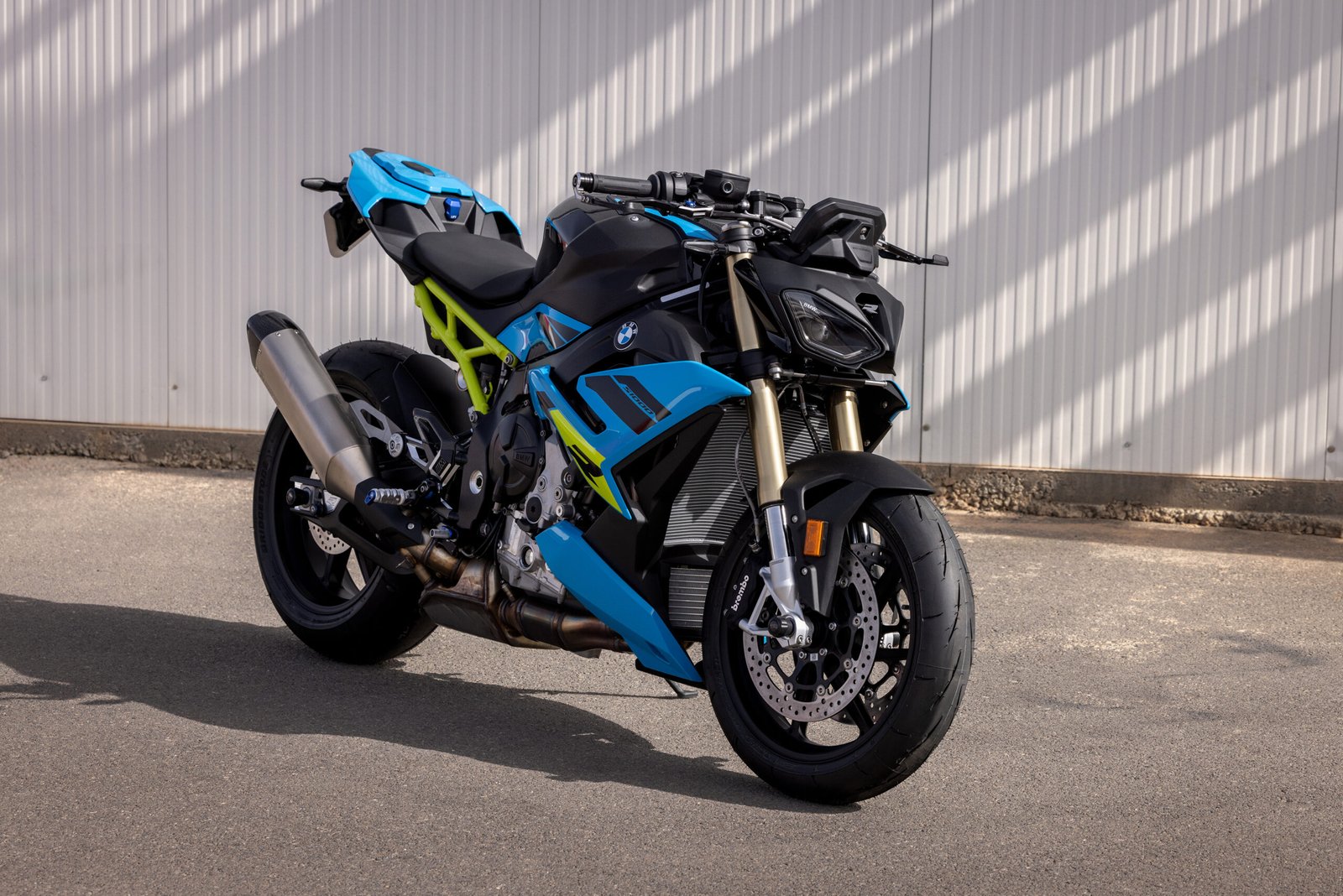 BMW S 1000 R 2025, ficha técnica BMW S 1000 R, maxinaked BMW, naked deportiva BMW, potencia BMW Motorrad, electrónica avanzada motocicletas, Quickshifter Pro BMW, competidores BMW S 1000 R, rendimiento BMW Motorrad, precio BMW S 1000 R México