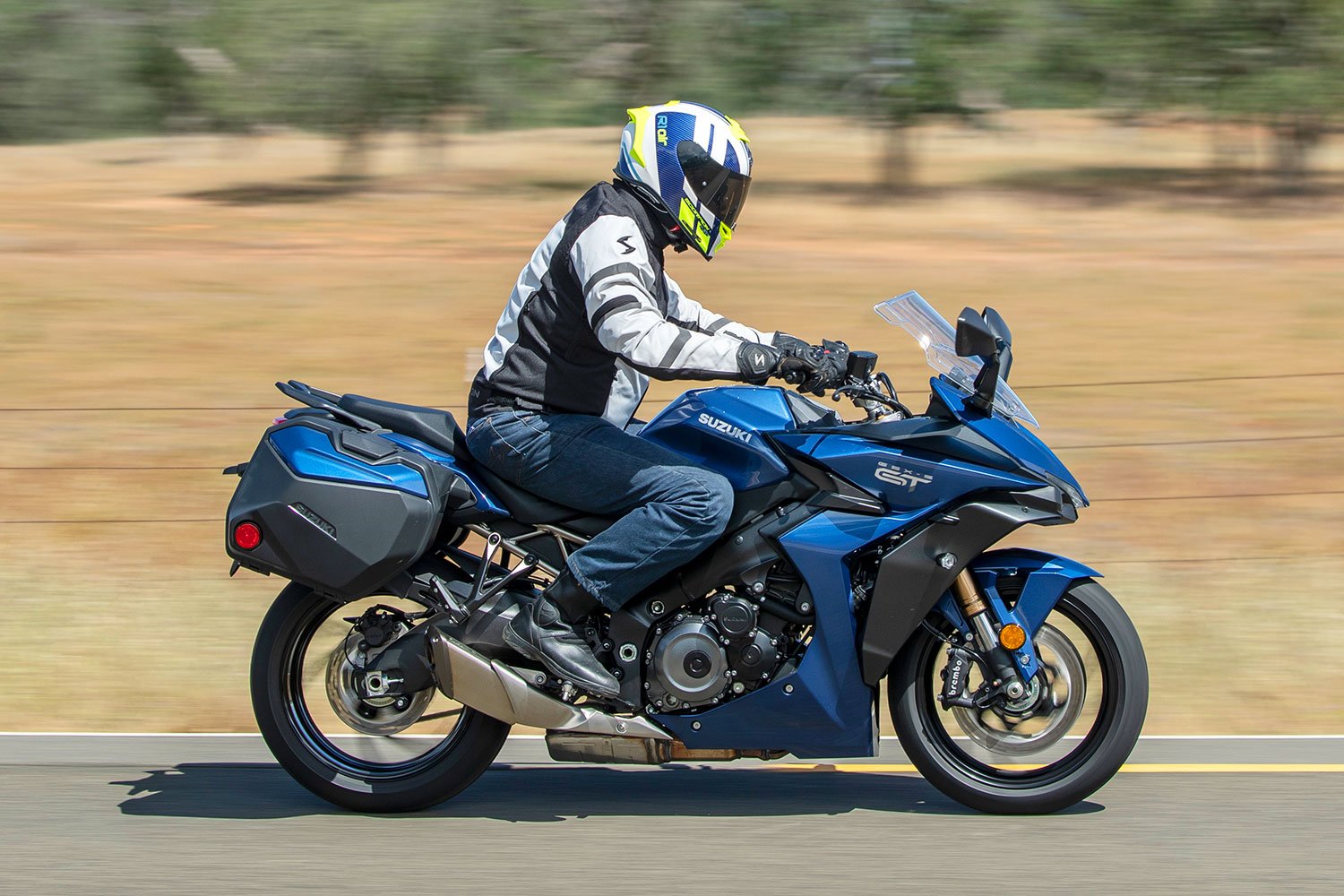 Suzuki GSX-S1000GT+, ficha técnica GSX-S1000GT+, moto sport-turismo Suzuki, motor cuatro cilindros Suzuki, potencia GSX-S1000GT+, Quick Shift Suzuki, comparativa Yamaha Tracer 9 GT+, Kawasaki Ninja 1000SX, confort viajes largos motocicleta, precio Suzuki GSX-S1000GT+ México