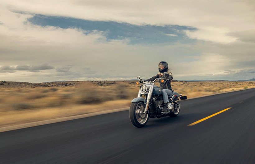 Harley-Davidson Fat Boy 114 2024, ficha técnica Fat Boy 114, motocicleta cruiser Harley-Davidson, especificaciones Fat Boy 114, precio Fat Boy 114 México, comparativa Fat Boy 114 vs Indian Chief, tecnología Harley-Davidson Fat Boy, rendimiento Fat Boy 114, diseño Fat Boy 2024, motocicleta estilo custom.