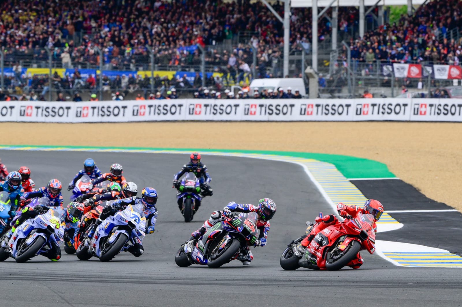 Marc Márquez MotoGP 2025, Marc Márquez Ducati, Resultados MotoGP 2025, Clasificación MotoGP actualizada, Carreras sprint MotoGP 2025, Marc Márquez récords, Valentino Rossi vs Marc Márquez, Marc Márquez campeón 2025, Temporada MotoGP 2025 resumen, Podios MotoGP historia