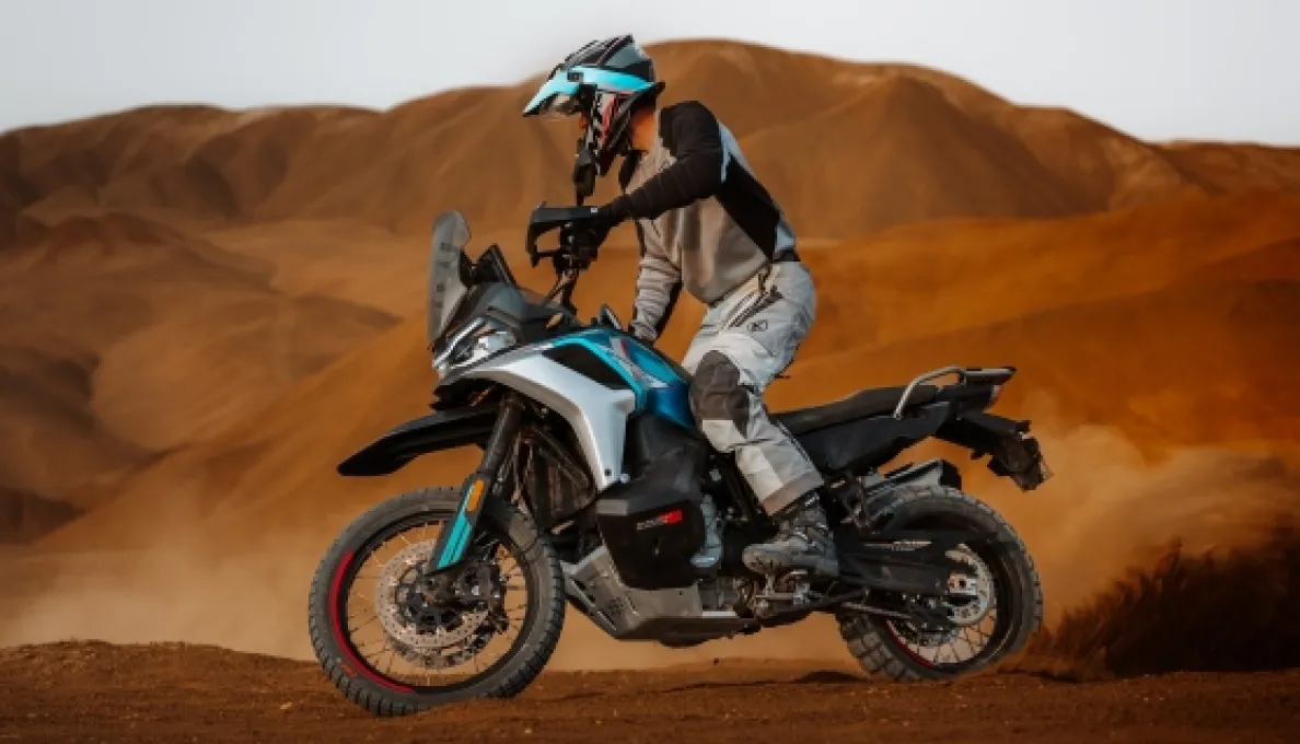 CFMOTO 800 MT-X 2025, ficha técnica 800MT-X, moto aventura CFMOTO, specs CFMOTO 800MT-X, comparación KTM Adventure, conectividad TFT moto aventurera, IMU Bosch en moto, precio CFMOTO 800MT-X MXN, super aventura asequible, modoadventure 800.