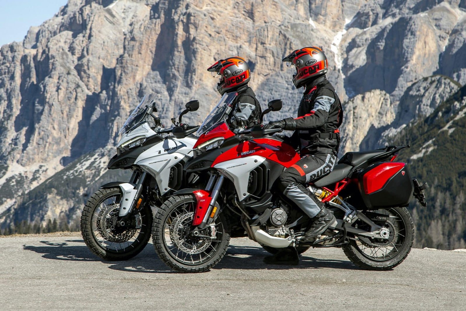 Multistrada V4 Voyagers 2025 concurso, concurso internacional Ducati Multistrada V4, compartir viajes Multistrada V4, premios viaje Ducati V4, inscripciones Multistrada V4 Voyagers, ganador concurso Ducati viaje, concurso Ducati Viaje solitario, concurso Ducati grupo DOC, kit de viaje Ducati Multistrada, historias de viajes en moto Ducati