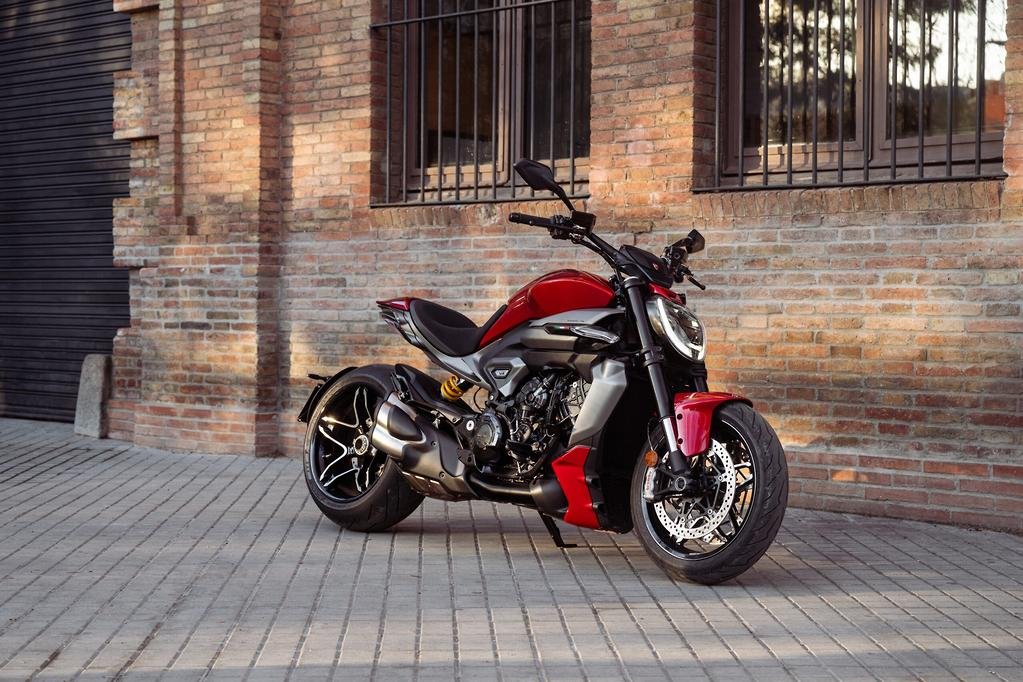 Ducati XDiavel V4 2025, ficha técnica XDiavel V4, Ducati cruiser potente, motor Granturismo V4, comparativa power cruiser, XDiavel vs V‑Rod, cruiser deportivo Ducati, XDiavel características, Ducati México 2025, motocicleta premium Ducati.