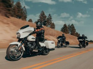 Pan America 1250 ST México Harley Pan America ST 2025 Street Glide Ultra 2025 México especificaciones Pan America ST motor Revolution Max 1250 hp pantalla TFT 12.3 Street Glide touring Harley México 2025 ABS curva Harley Touring quickshifter Pan America ST confort 2-up Street Glide Ultra