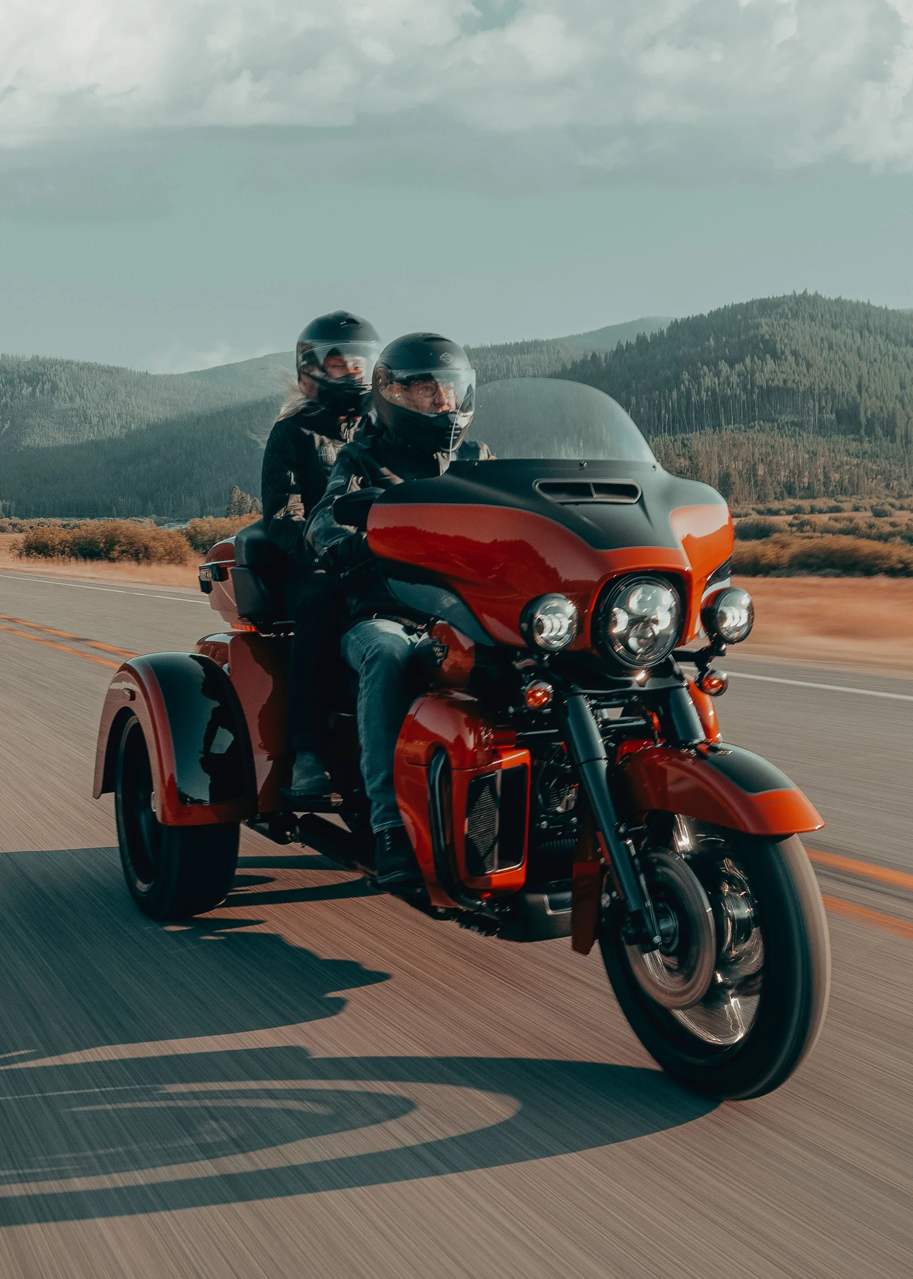 Harley-Davidson Tri Glide Ultra 2025, ficha técnica trike Harley, trike touring 2025, Milwaukee-Eight 114, Trip Glide Ultra specs, booms GTS sistema, Rider Safety Enhancements, trike con reverse eléctrico, trike comparativa Can-Am, trike Indian vs Harley
