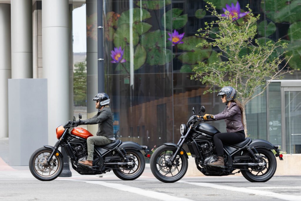 Honda CMX1100 Rebel, cruiser Honda 2025, ficha técnica Rebel 1100, motor V‑Twin 1083, comparativa Nightster vs Rebel, moda custom moderna, pantalla TFT Honda, DCT Rebel 1100, control de torque Rebel, Rebel SE edición especial.