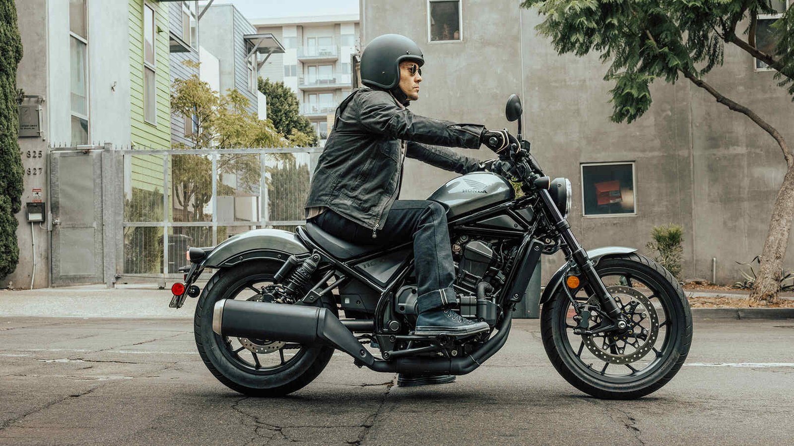 Honda CMX1100 Rebel, cruiser Honda 2025, ficha técnica Rebel 1100, motor V‑Twin 1083, comparativa Nightster vs Rebel, moda custom moderna, pantalla TFT Honda, DCT Rebel 1100, control de torque Rebel, Rebel SE edición especial.