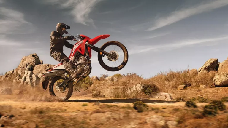honda xr 300l tornado, ficha técnica honda xr 300l, moto trail 2025, honda off road 2025, comparativa honda vs yamaha, mejores motos dual sport, xr 300l méxico, motocicleta ligera off road, novedades honda motos 2025, honda xr 300 vs xtz 250