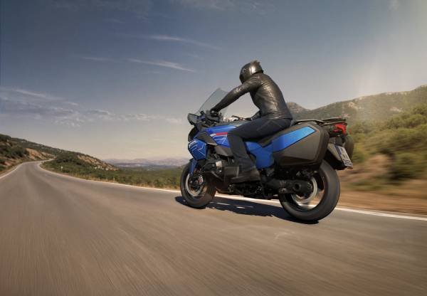 BMW R 1300 RT, BMW R 1300 RT 2025, moto touring BMW, ficha técnica R 1300 RT, motocicleta de turismo, BMW Motorrad México, mejores motos para viajar, touring premium 2025, pantalla TFT moto, comparación motos touring