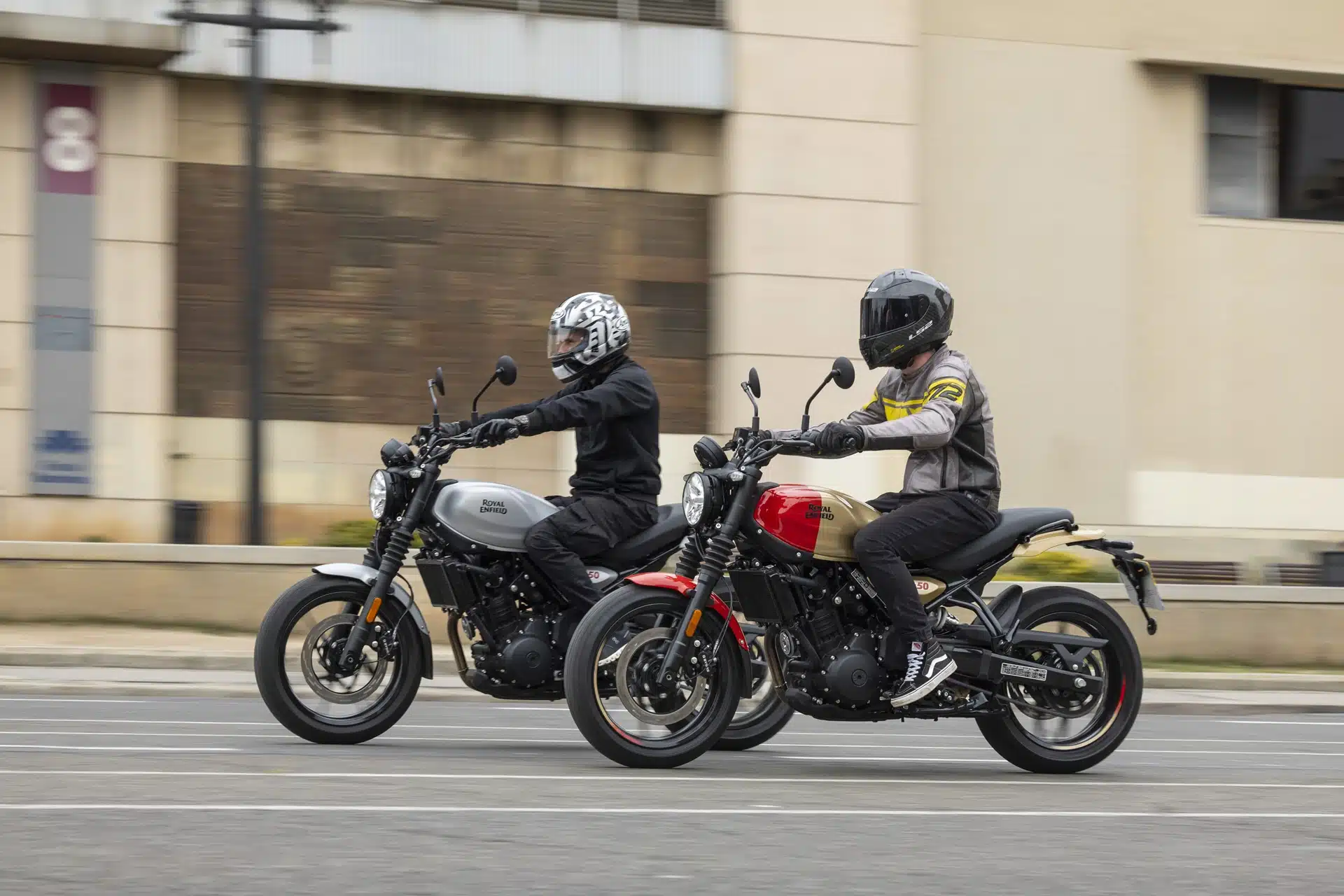 Royal Enfield Guerrilla 450, ficha técnica Guerrilla 450, Royal Enfield roadster, specs Guerrilla 450, precio Guerrilla 450 México, comparación motocicletas urbanas, motor Sherpa 450, navegación TFT Royal Enfield, aventura urbana, moto ligera 450cc.