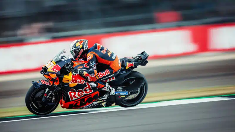 KTM MotoGP 2025, Bajaj inversión KTM, futuro de KTM en MotoGP, KTM MotoGP reestructuración, Aki Ajo KTM Team Manager, Pierer Mobility MotoGP, inversión Bajaj Auto KTM, equipo Red Bull KTM Tech3, RC16 desarrollo 2025, Pedro Acosta KTM MotoGP