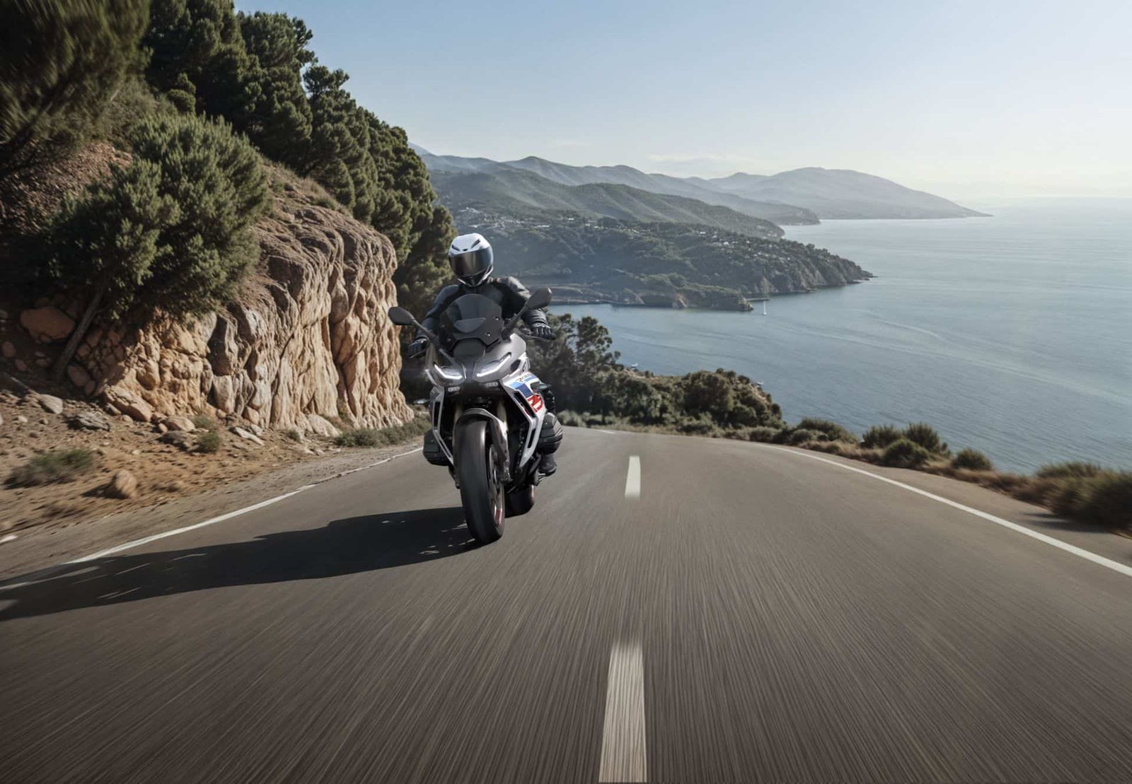 BMW R1300RS 2026, ficha técnica R1300RS, sport tourer BMW, boxer 1300cc, Dynamic ESA, DTC Shift, TFT conectividad, comparativa sport-touring, BMW vs Ducati Supersport, nueva BMW RS 2026
