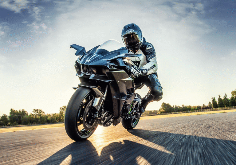 Kawasaki Ninja H2R 2025, ficha técnica H2R, hiperdeportiva sobrealimentada, Ninja H2R specs, Kawasaki supercharged bike, H2R pista-only, potencia 321 hp moto, KCMF Kawasaki, electrónica IMU H2R, moto más rápida del mundo, Kawasaki ABS Pro, Kawasaki launch control, aerodinámica carbono H2R.