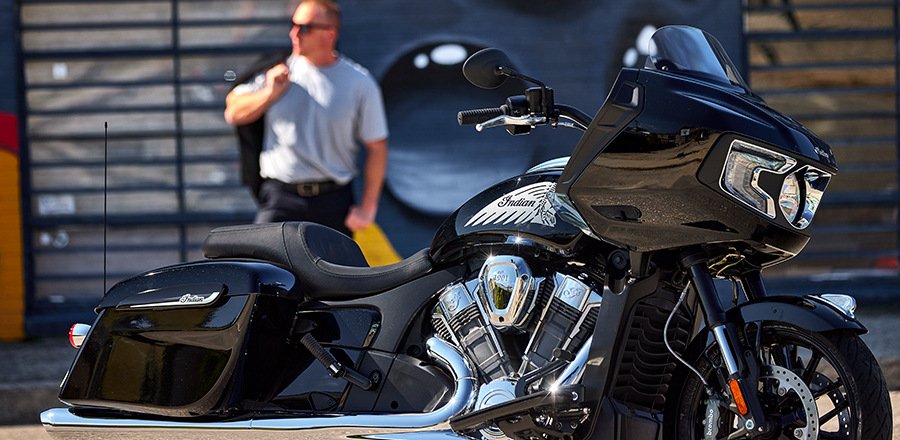 Indian Challenger 2025, ficha técnica Challenger, bagger PowerPlus, comparativa challenger vs Road Glide, Indian bagger homologada, Challenger tecnología Rider Assist, moto touring LED, audio PowerBand, control de tracción bagger, Challenger Mexican market.