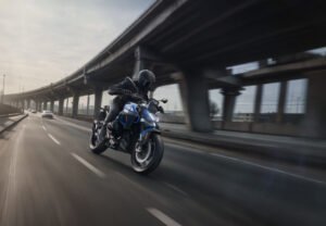 BMW R 1300 R 2026, nueva roadster BMW México, lanzamiento R 1300 R abril 2025, precio R 1300 R México, motor ShiftCam boxer, BMW R1300R ficha técnica, BMW Motorrad roadster 2026, comparativa R1250R vs R1300R, nueva naked BMW, tecnología BMW Motorrad 2026