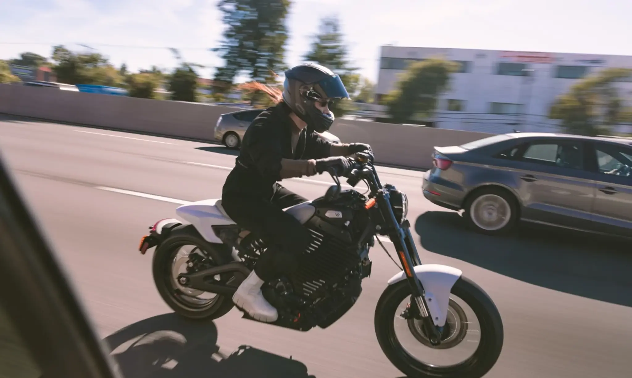 scooter eléctrico Harley 2026, LiveWire México lanzamiento, Harley-Davidson eléctrico precio, moto eléctrica urbana premium, scooter LiveWire especificaciones, movilidad eléctrica 2026 México, Harley scooter urbano, motos eléctricas con carga rápida, torque eléctrico scooter, LiveWire vs Zero vs NIU