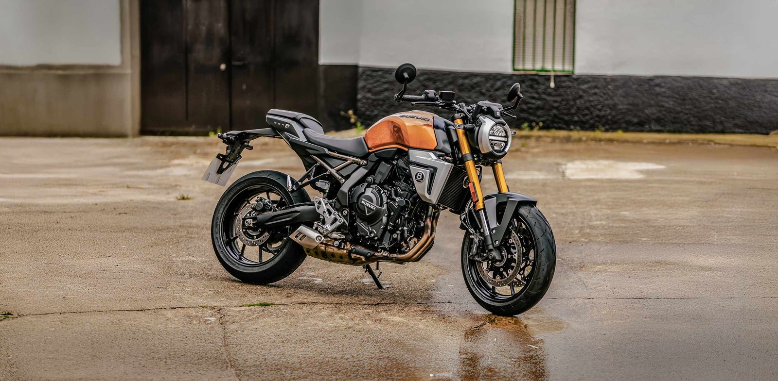 Suzuki GSX-8T 2026, ficha técnica GSX8T, naked retro moderna, Suzuki bar-end mirrors, GSX-8T specs, GSX-8T vs XSR700, moto retro conectada, Suzuki lithium battery, GSX8T precio México, sport naked 800cc.
