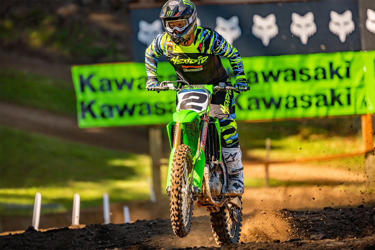 Kawasaki KX450SR 2026, ficha técnica KX450SR, SR Special Racer, motocross 450 premium, suspensión Showa Kashima, escape Pro Circuit Ti-6, componentes SR Kawasaki, KX450 vs YZ450F, rendimiento motocross, Kawasaki Rideology App, mejoras de fábrica, electrónica KTRC, altura asiento 37.6, peso 238 lb.