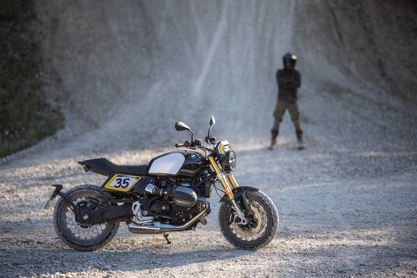 BMW Tracker package R12 nineT, R12 nineT personalización, BMW flat track kit, The Tracker BMW Motorrad, R12 nineT Tracker México, paquete Tracker homologado BMW, BMW custom R12 nineT, accesorios Tracker BMW, BMW roadster flat track, personalización extrema R12 nineT