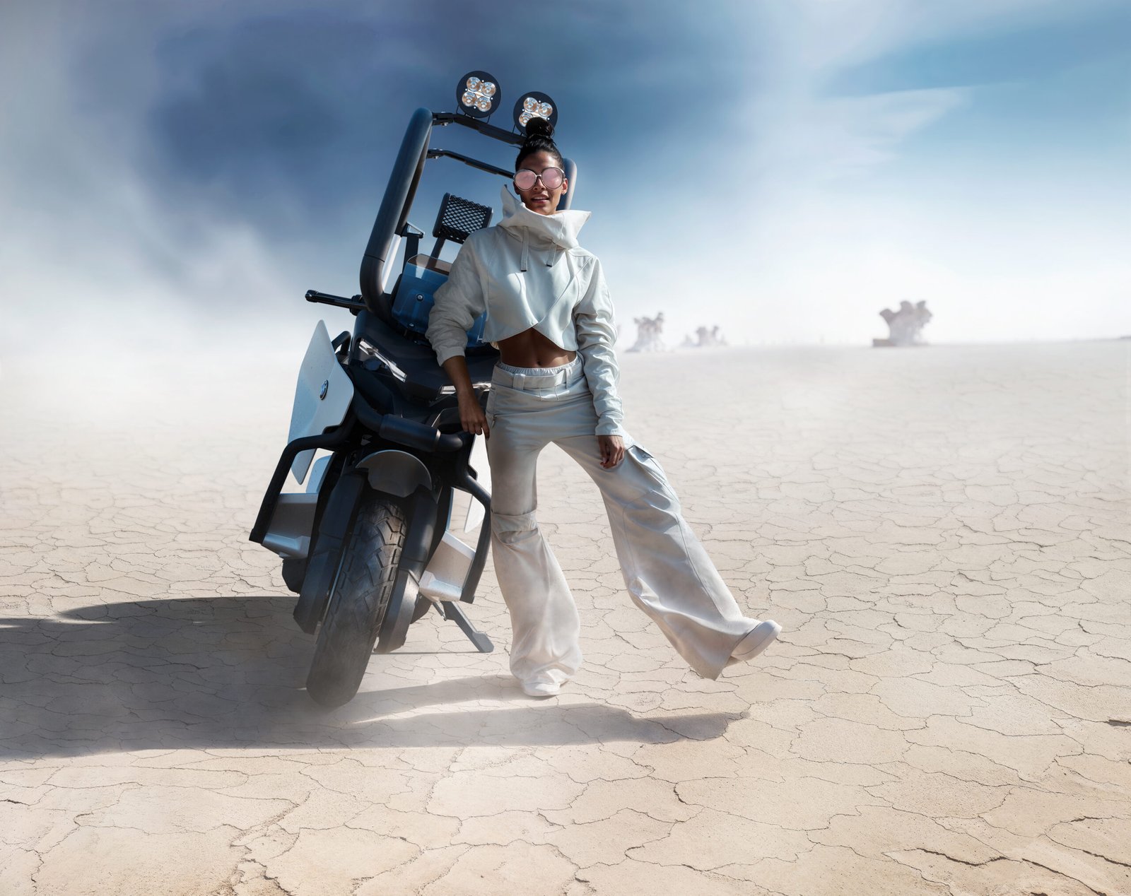 BMW Vision CE 2025, Vision CE sin casco, BMW scooter eléctrico futuro, Vision CE México, BMW movilidad urbana 2026, BMW CE04 vs Vision CE, BMW moto futurista sin casco, scooter eléctrico BMW Vision CE, BMW Motorrad prototipo eléctrico, movilidad sustentable BMW
