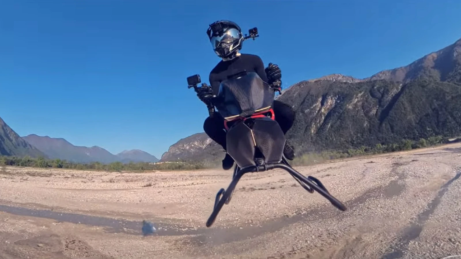 Volonaut Airbike 2025, moto voladora México, motocicleta aérea Volonaut, Airbike precio en pesos mexicanos, moto futurista 2025, motocicletas voladoras disponibles, innovación motociclismo aéreo, motos híbridas tierra aire, movilidad aérea urbana México, motocicleta de lujo futurista