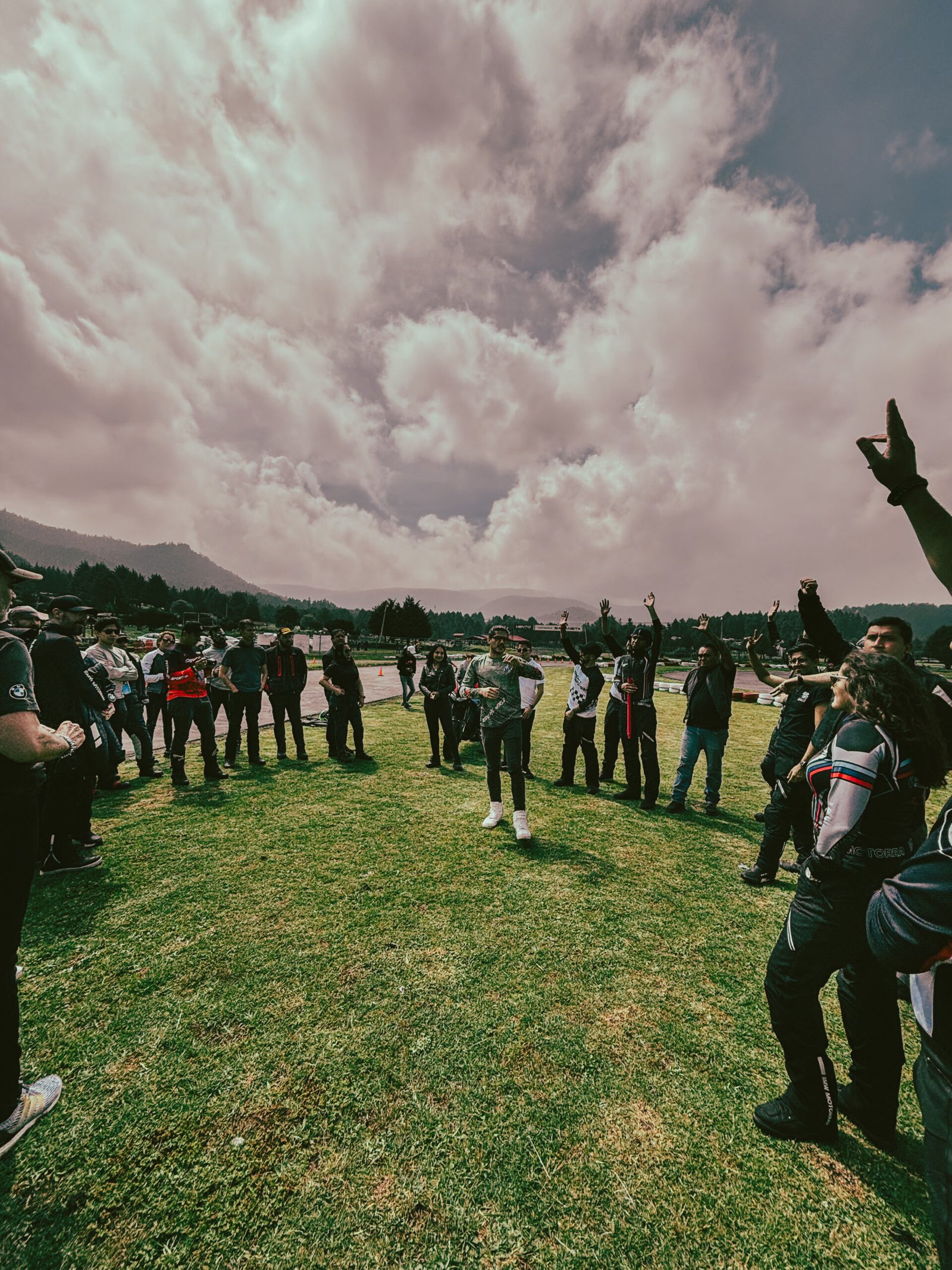 Visión Motorev Mx: ser la revista de referencia del motociclismo en México y Latinoamérica, promoviendo seguridad, comunidad y estilo. BMW Motorrad R 1300 GSA