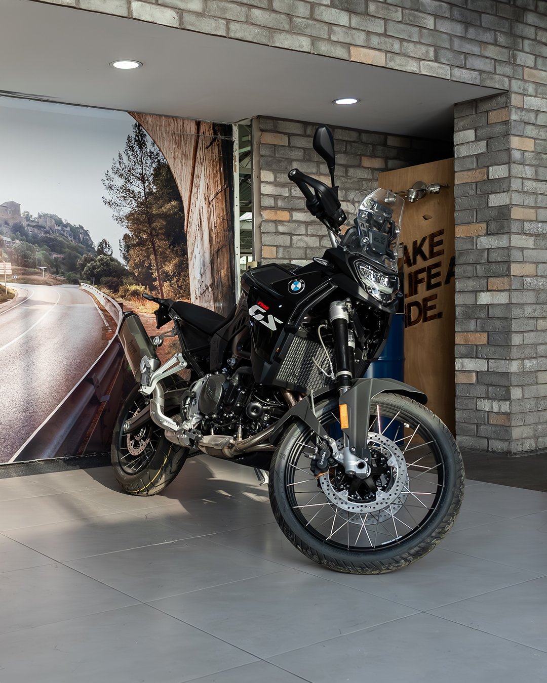 Motocicleta BMW Motorrad G 310 R