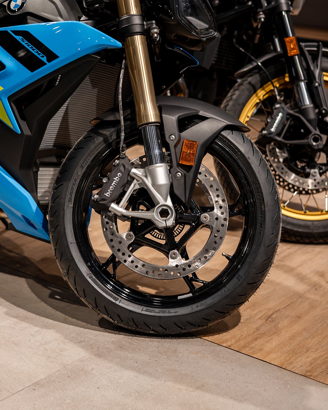 Motocicleta BMW Motorrad G 310 R